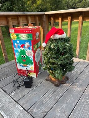 1997 Gemmy Dancing Douglas Fir Synchro-Motion Sing/Talking Christmas Tree WORKS!